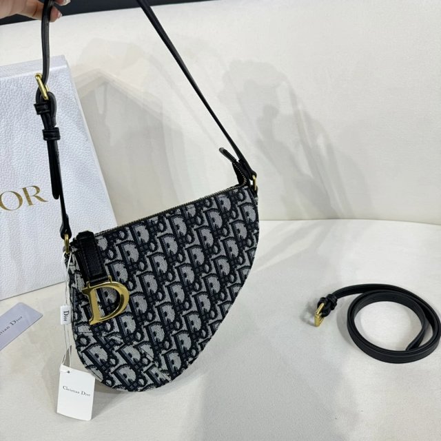Dior crossbody bag: seller detail photo 9
