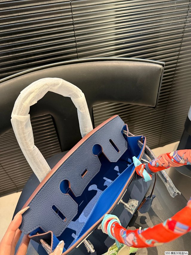 Hermès handbag: seller detail photo 9