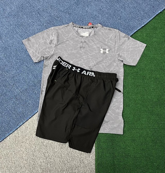 Under Armour T-shirt & Shorts Set: seller detail photo 7