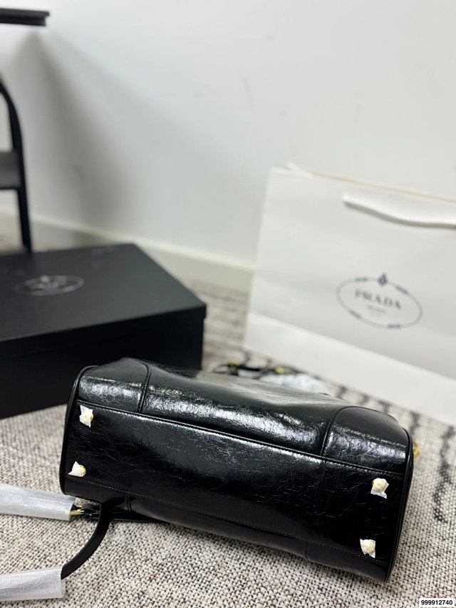 Prada handbag: seller detail photo 8