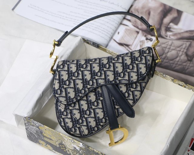 Dior crossbody bag: seller detail photo 1