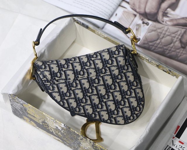 Dior crossbody bag: seller detail photo 4