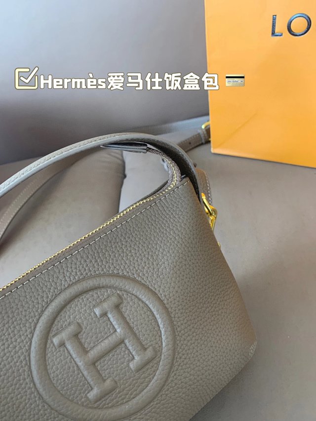 Hermès crossbody bag: seller detail photo 2