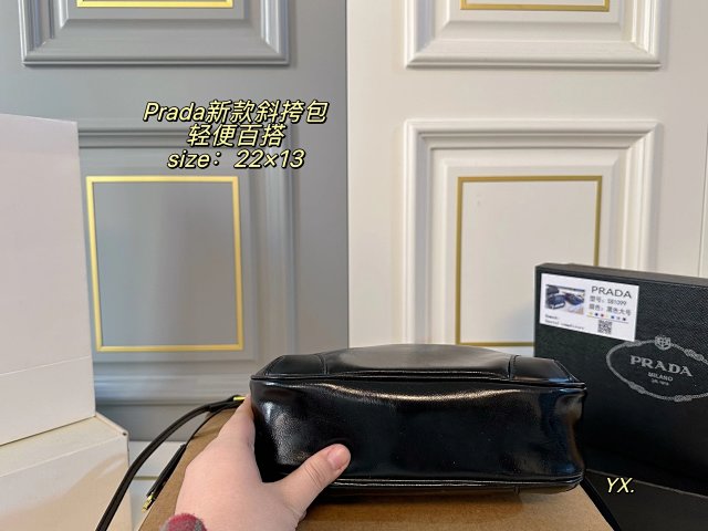 Prada crossbody bag: seller detail photo 5