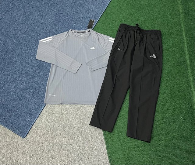Adidas Tracksuit: seller detail photo 5