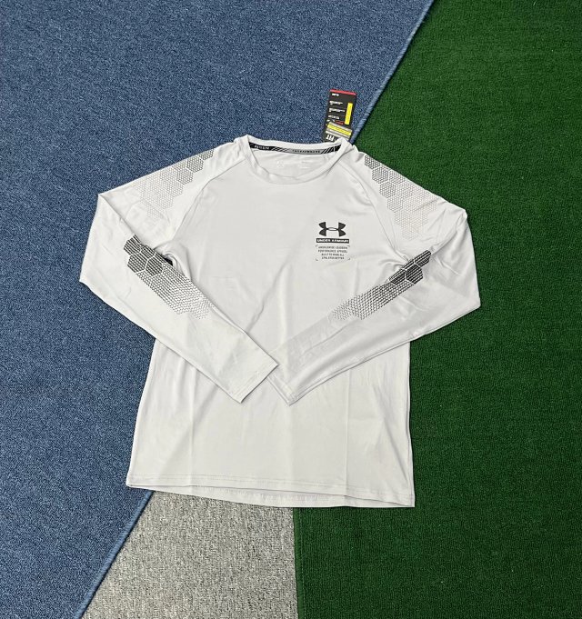 Under Armour Sweatshirt: seller detail photo 4