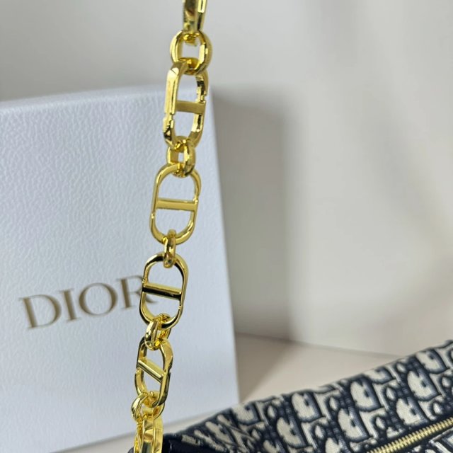Dior crossbody bag: seller detail photo 7