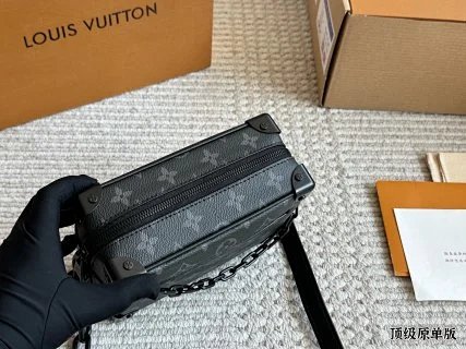LV Louis Vuitton Bag: seller detail photo 2