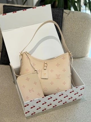 LV Louis Vuitton Bag: seller detail photo 4