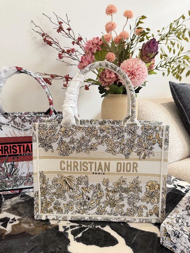 Dior handbag: seller detail photo 3