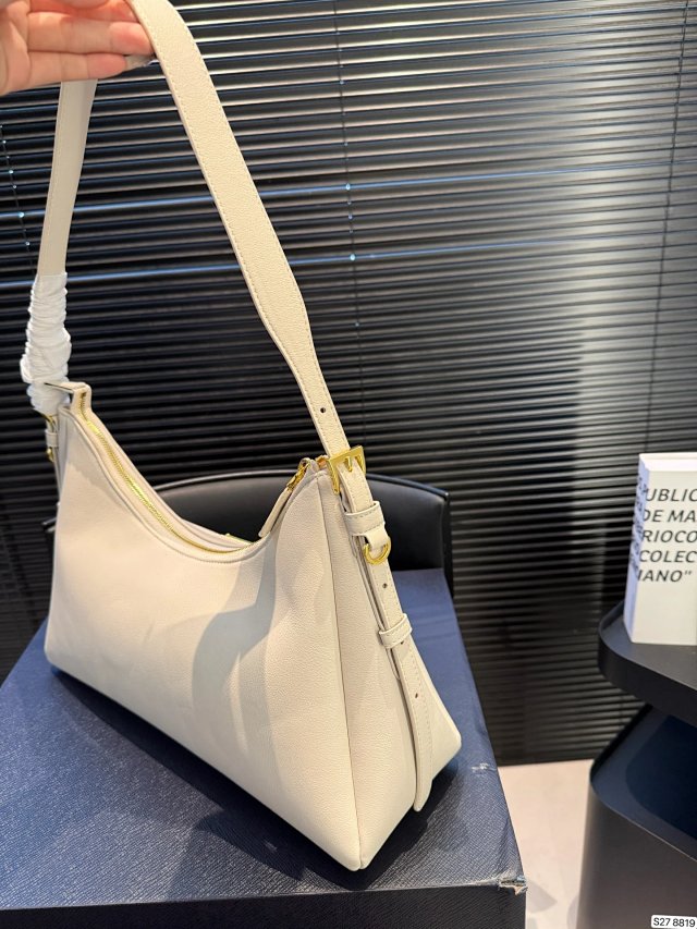 Prada crossbody bag: seller detail photo 5