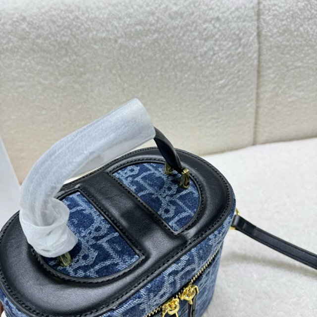 Dior crossbody bag: seller detail photo 7