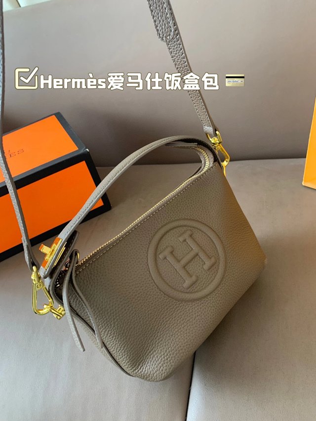 Hermès crossbody bag: seller detail photo 8