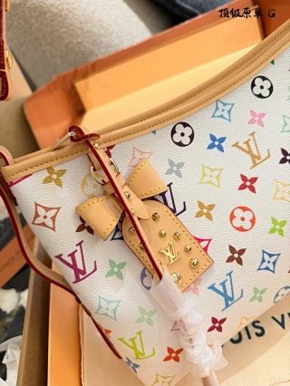 LV Louis Vuitton Bag: seller detail photo 4