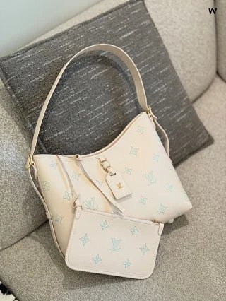 LV Louis Vuitton Bag: seller detail photo 2