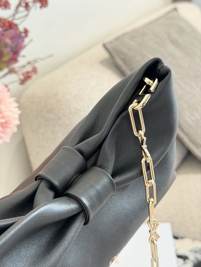 Dior crossbody bag: seller detail photo 2