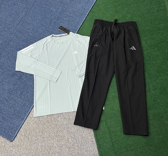Adidas Tracksuit: seller detail photo 3