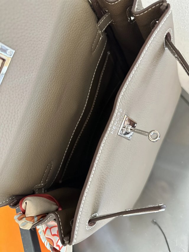 Hermès handbag: seller detail photo 9