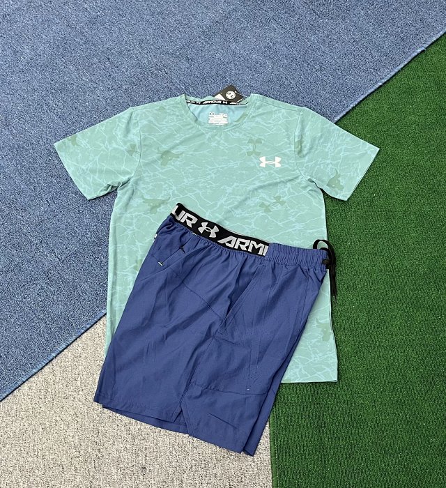 Under Armour T-shirt & Shorts Set: seller detail photo 3