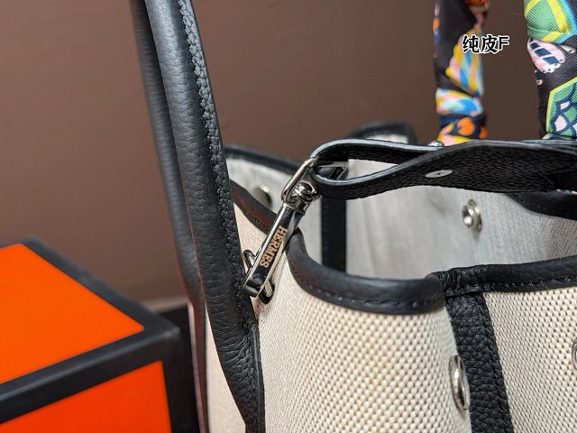 Hermès handbag: seller detail photo 6