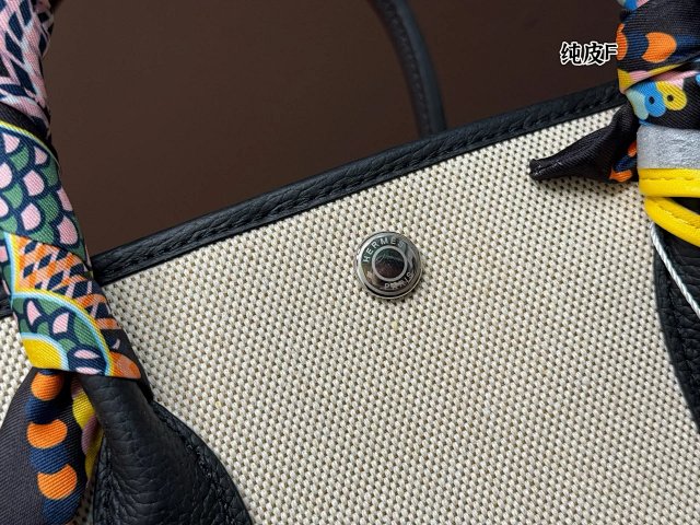 Hermès handbag: seller detail photo 4