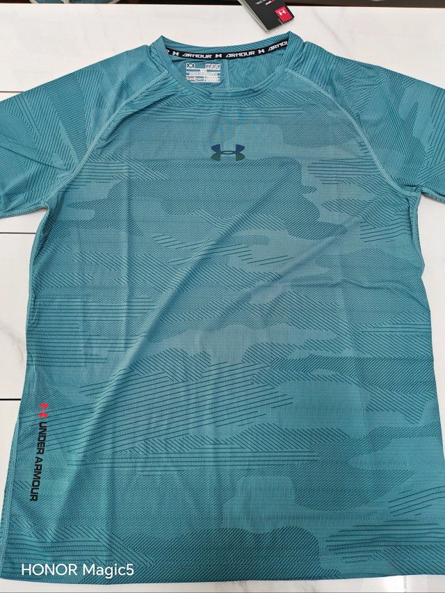 Under Armour T-shirt: seller detail photo 10