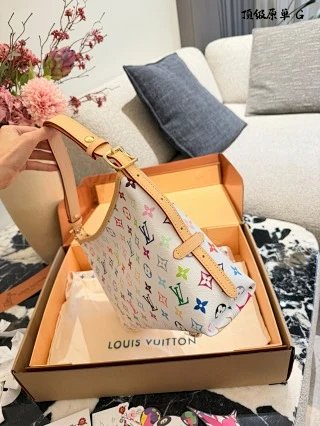 LV Louis Vuitton Bag: seller detail photo 5