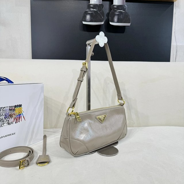 Prada crossbody bag: seller detail photo 3