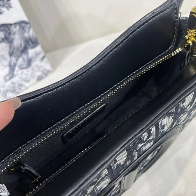 Dior crossbody bag: seller detail photo 9