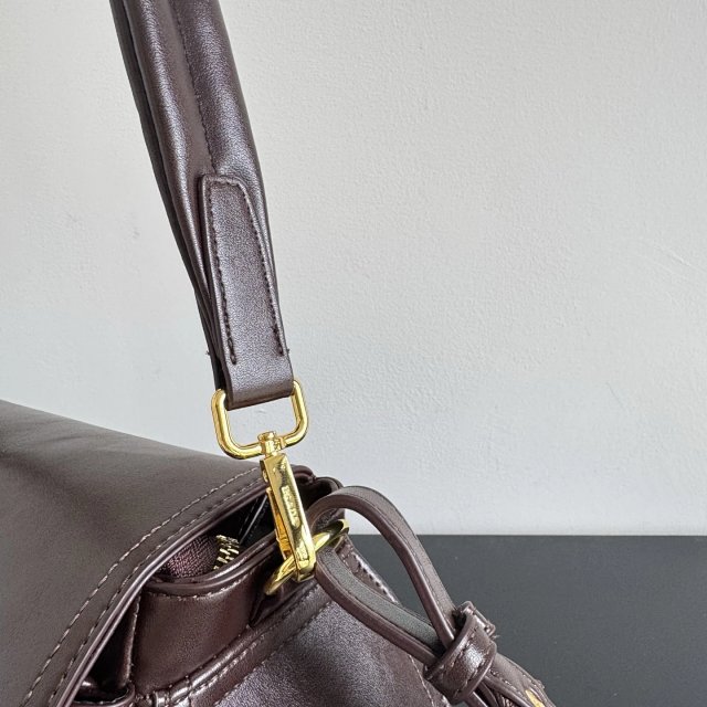 Prada crossbody bag: seller detail photo 6