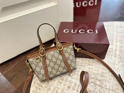 Gucci Bag: seller detail photo 1