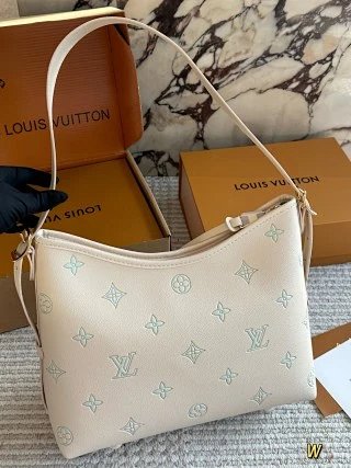 LV Louis Vuitton Bag: seller detail photo 4