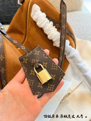 LV Louis Vuitton Bag: seller detail photo 3