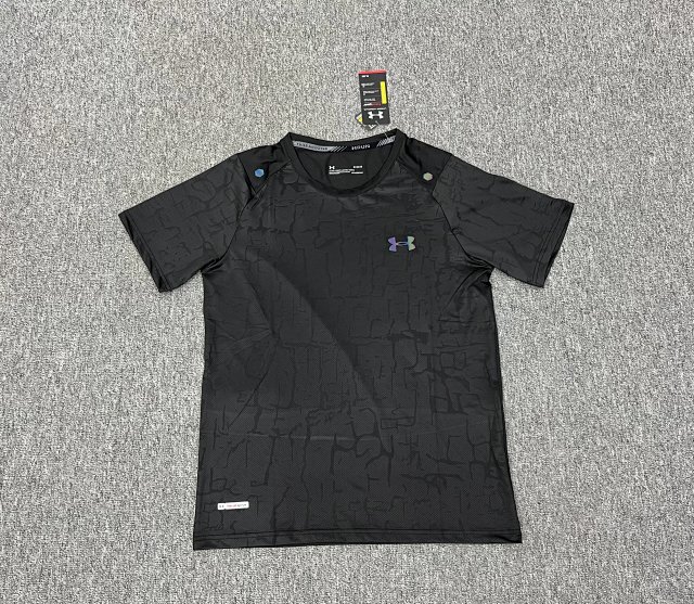 Under Armour T-shirt: seller detail photo 7