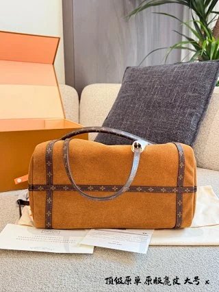 LV Louis Vuitton Bag: seller detail photo 8