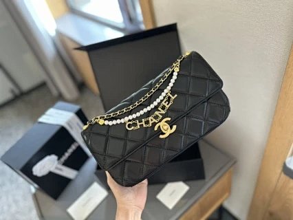 Chanel Bag: seller detail photo 2
