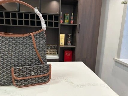 Goyard Bag: seller detail photo 4
