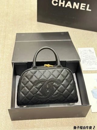 Chanel Bag: seller detail photo 2