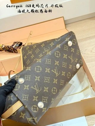LV Louis Vuitton Bag: seller detail photo 7