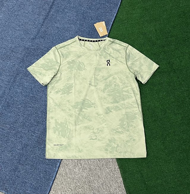 On Running Sports T-shirt & Shorts Set: seller detail photo 5