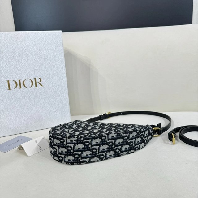 Dior crossbody bag: seller detail photo 5
