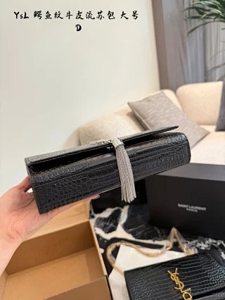 YSL Saint Laurent Bag: seller detail photo 5