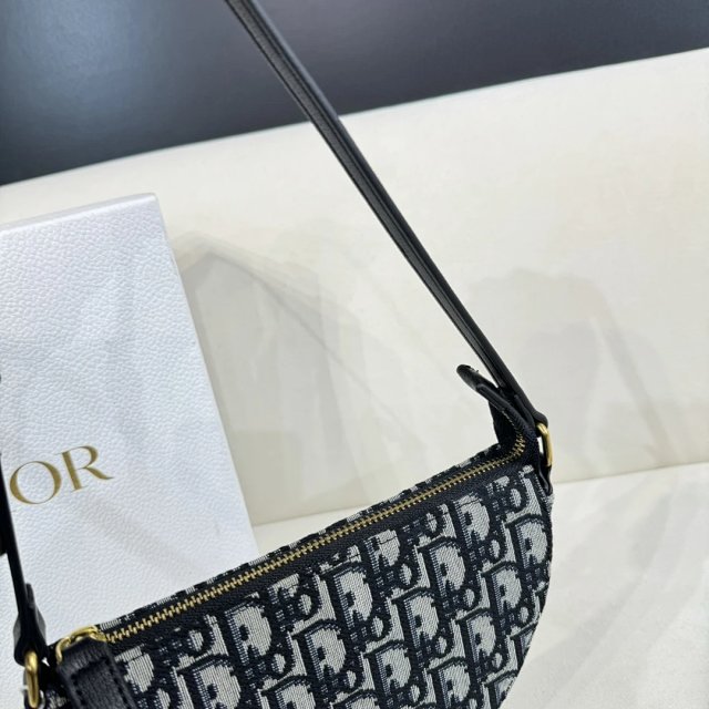 Dior crossbody bag: seller detail photo 6