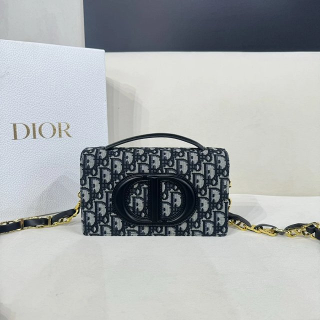 Dior crossbody bag: seller detail photo 1