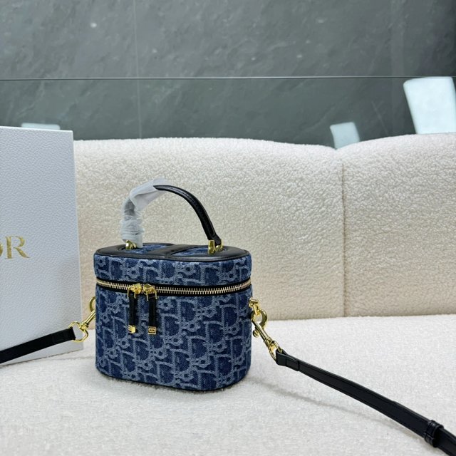 Dior crossbody bag: seller detail photo 3