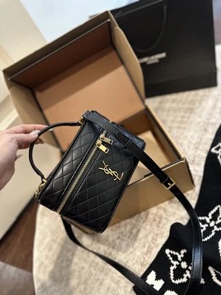 YSL Saint Laurent Bag: seller detail photo 4