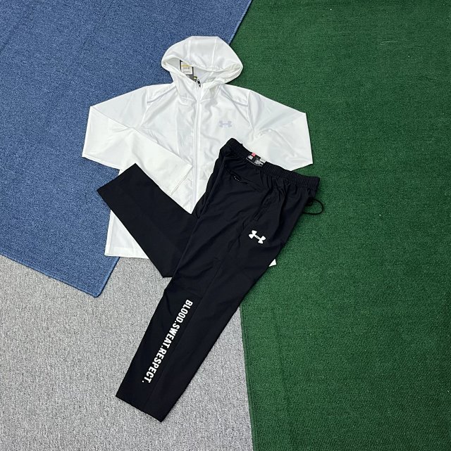 Under Armour Tracksuit: seller detail photo 7