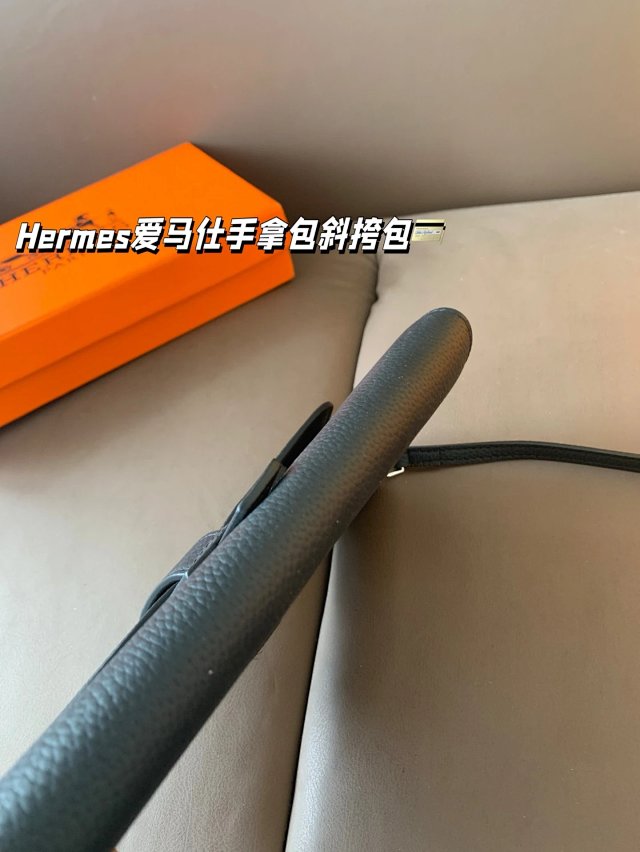 Hermès crossbody bag: seller detail photo 5