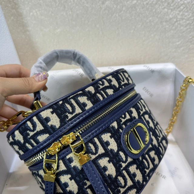 Dior crossbody bag: seller detail photo 6
