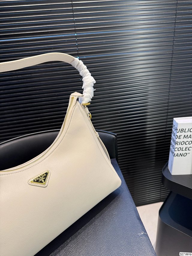 Prada crossbody bag: seller detail photo 4